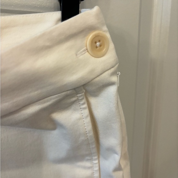 Lilly Pulitzer white trouser pull on shorts with zipper size 4 - Picture 12 of 13